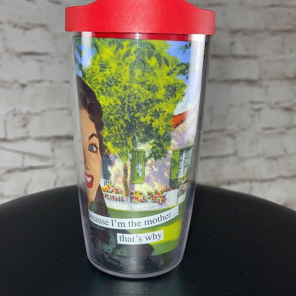 16 oz Tervis Tumbler with lid Featuring retro mom - Picture 2 of 4